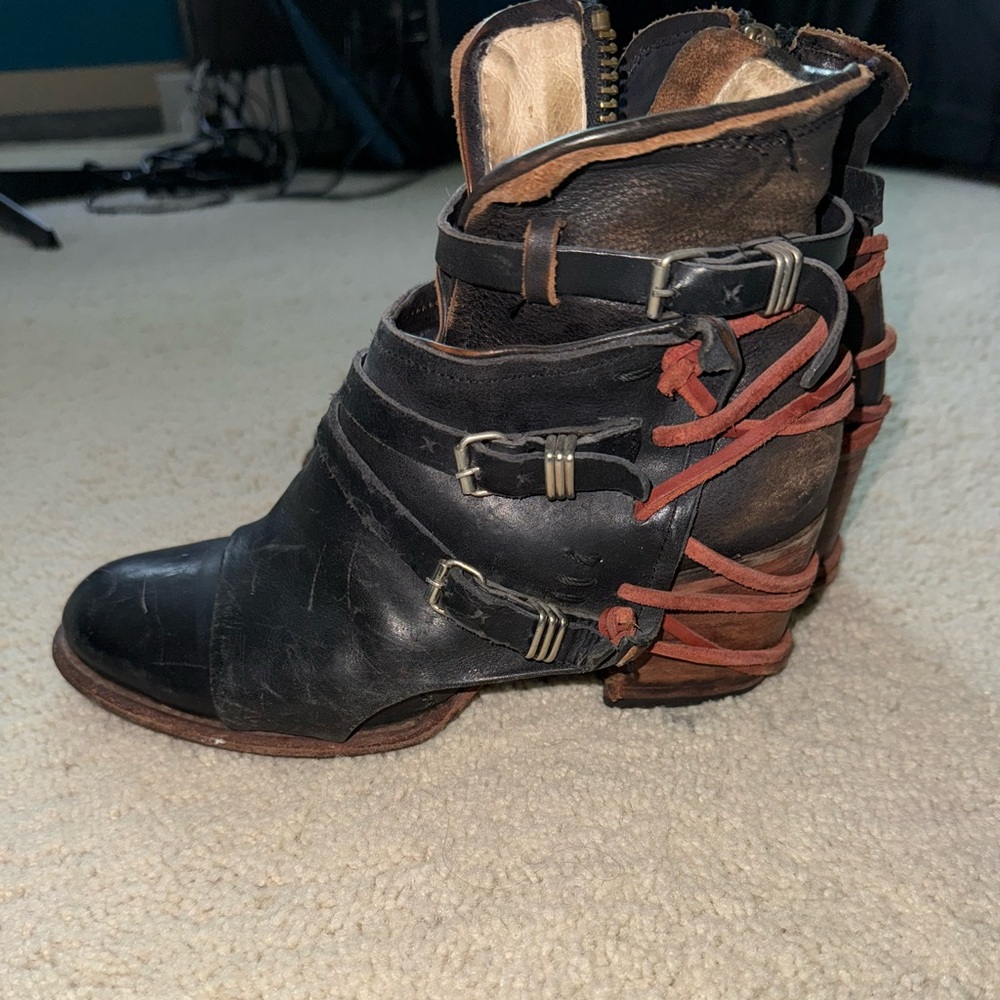 Freebird CRUE - Black and Brown Ankle Boots
